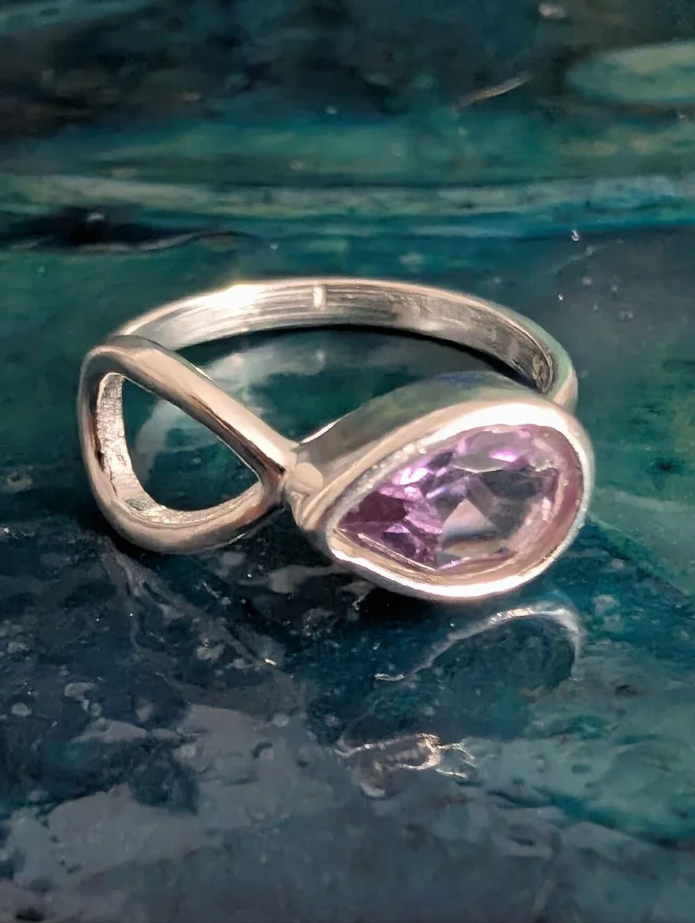 🆕 Sterling Silver Infinity Ring with Purple Amethyst Teardrop Stone Size 7 - Picture 4 of 10